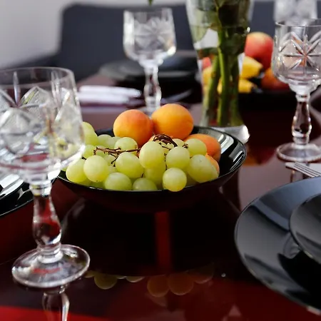 Deluxe 2 Center Бургас