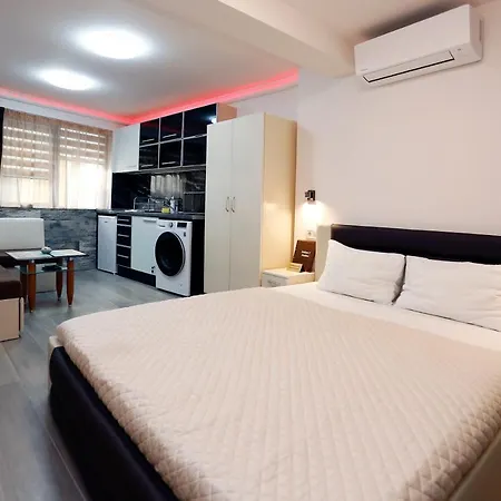 Deluxe 2 Center * Бургас