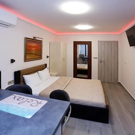 Deluxe 2 Center * Burgas City