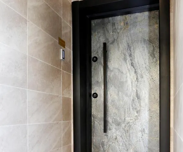 Deluxe 2 Center Апартамент Бургас