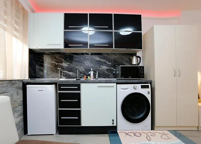 Deluxe 2 Center Бургас