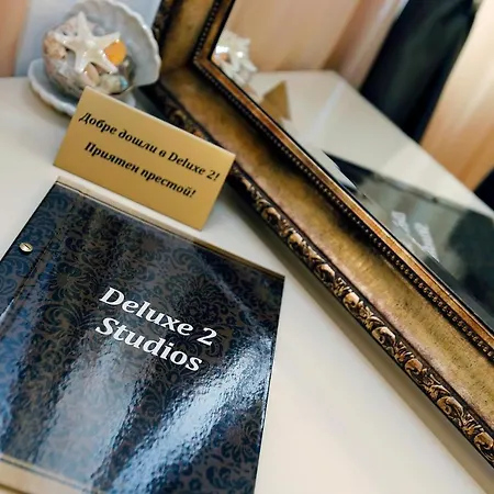 Deluxe 2 Center Apartment