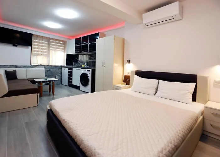 Deluxe 2 Center * بورغاس